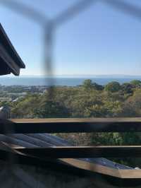 琵琶湖と城下町を一望できる、国宝・彦根城