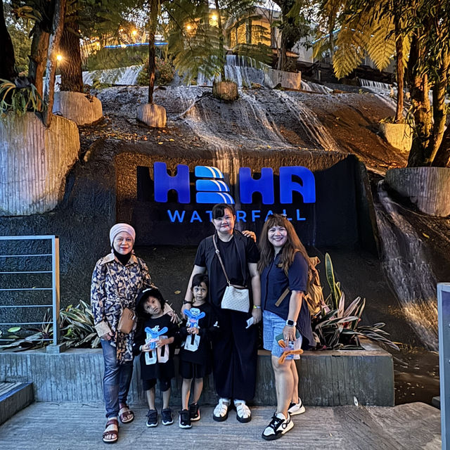 🌿✨ HeHa Waterfalls Café: A Must-Visit After Safari Bogor