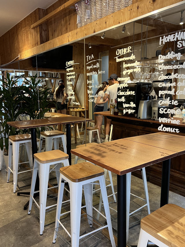 ☕️ Late-Night Café Hopping in Kabukicho, Shinjuku ☕️ Late-Night Café Hopping in Kabukicho, Shinjuku