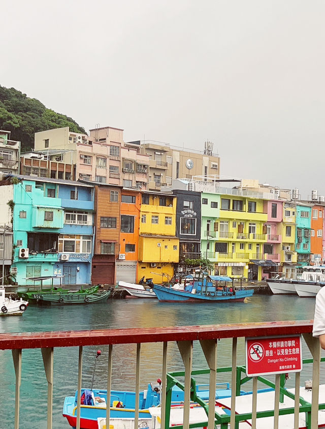 🌈 Keelung's Magical Transformation: Where Fishing Port Becomes a Living Rainbow! 🎨