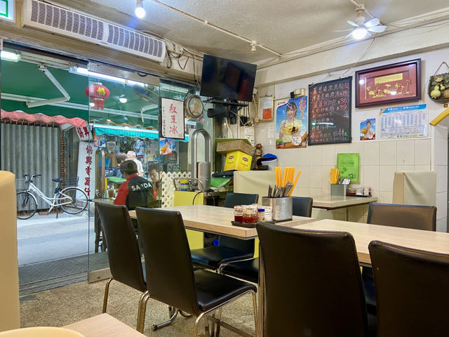 香港離島道地美食分享✨ 釗記冰室🍽️🥢