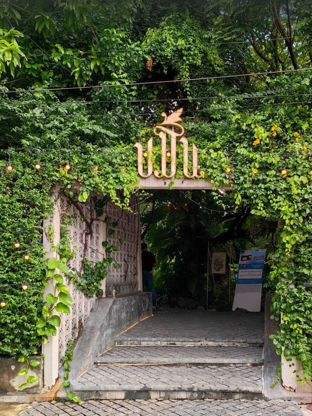 ขมิ้น คาเฟ่ (Camin Cuisine & Cafe) ขมิ้น คาเฟ่ (Camin Cuisine & Cafe)