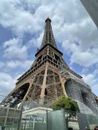 🇫🇷 Eiffel Tower – Day & Night Magic