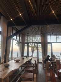 เที่ยวบ้านต้นไม้ริมทะเล ใกล้สนามบินชุมพร 