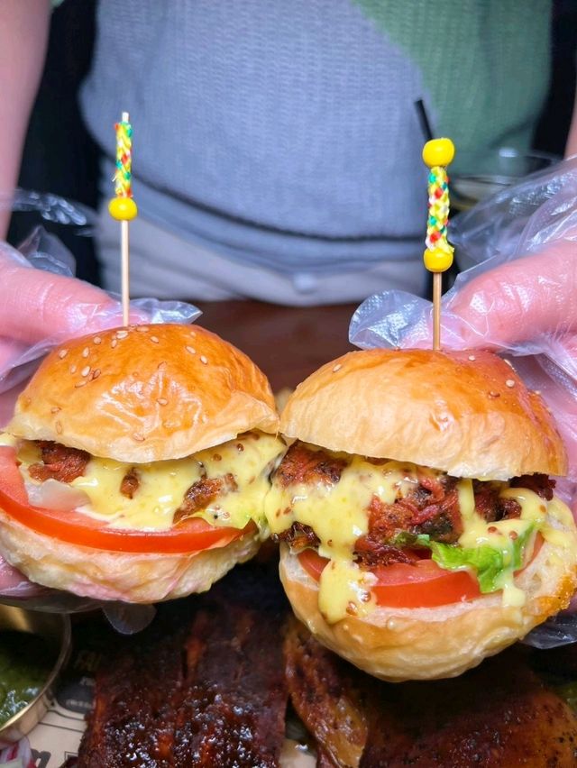 福田隱藏版BBQ餐廳，18小時果木慢燻美味爆發