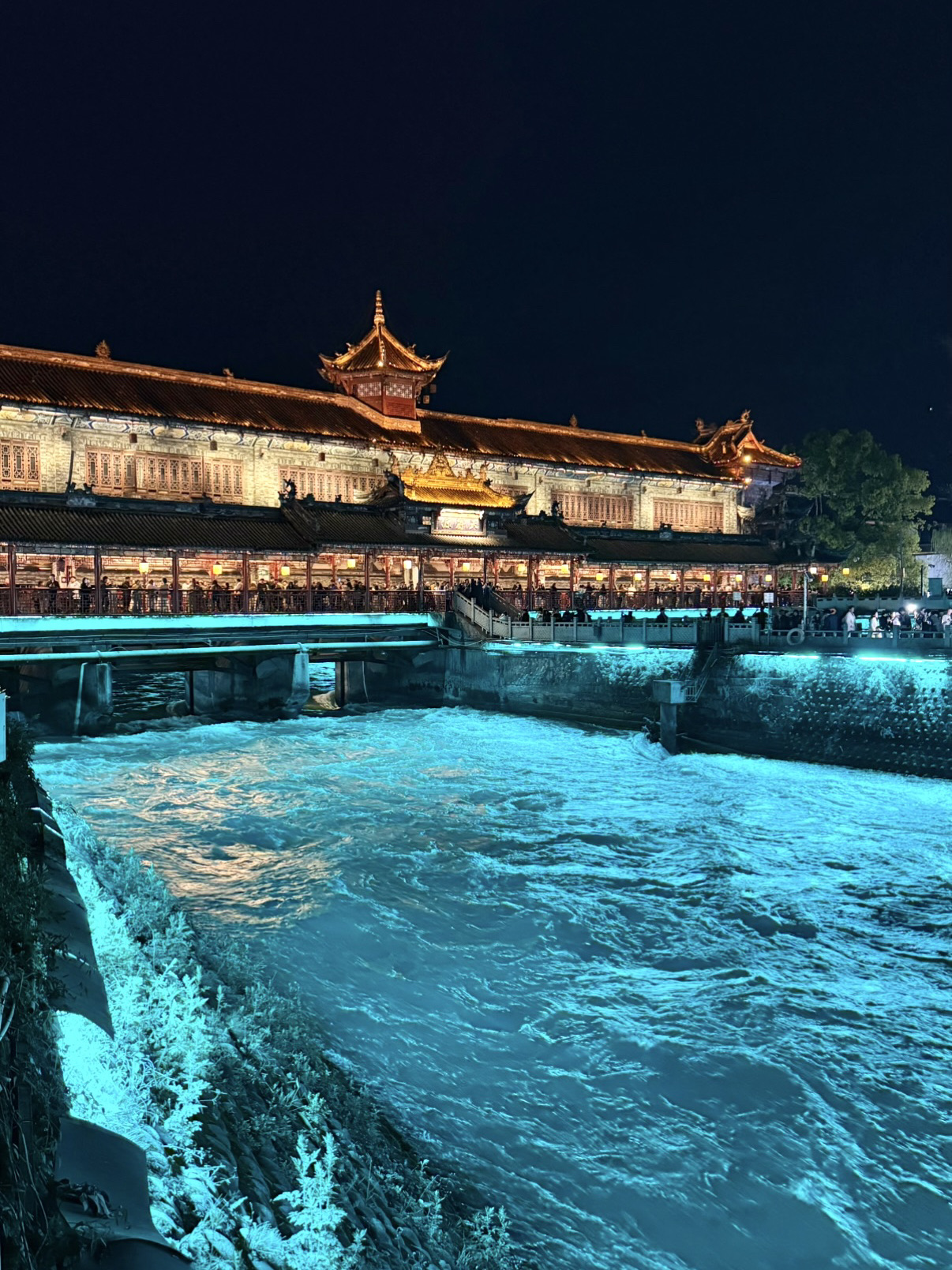 #chinatravelcircle
Did a full day trip from Chengdu to Dujiangyan and it turned out to be one of the most well-rounded day trips — pandas, cafés, ancient streets, scenic rivers, and night views all in one.

Getting there is very easy: metro to Xipu Station (~45 mins) 🚇, short walk, then high-speed train to Lidui Park Railway Station (~30 mins) 🚄. Smooth and straightforward.


Yangtianwo Square → Shuijie Street
After arriving, it’s a short walk to Yangtianwo Square and then Dujiangyan Shuijie Street.

A calm start to the day with open square views, mountains in the distance ⛰️, and a riverside stretch lined with cafés and traditional-style buildings. Peaceful in the morning and great for slowly easing into the trip.


Dujiangyan Panda Valley 🐼
About 20 mins by DiDi to Dujiangyan Panda Valley.

Here you’ll see giant pandas eating bamboo, lounging, and climbing, plus red pandas that are much more active and playful 🌳. Compared to Chengdu’s main panda base, it’s quieter, more spacious, and feels closer to nature. Go earlier if possible for the most activity.


Zhongshuge Bookstore
A ~15 min DiDi to Zhongshuge Bookstore (Sunac Mall).

A quick but stunning stop with mirror illusions, endless reflections ✨, and tunnel-like bookshelves. Feels more like an art installation than a bookstore.


Panda Tram 🚋
About 20 min walk to the station, then ~40 min ride.

A panda-themed tram with elevated views of the city and river — a slow scenic break that lets you just sit back and take in Dujiangyan from above.


Wenmiaoshan Street → Guanxian Ancient City
~15 min DiDi to Wenmiaoshan Street.

This stretch is filled with cute cafés ☕, modern chill spots, and is great for a short break. A ~20 min walk then brings you into Guanxian Ancient City, where it shifts into a more traditional vibe with old architecture, busier streets, and lots of local snacks like soybean milk buns, congcong rolls, noodles, and pastries 🏮.


Dujiangyan Scenic Area → Night Views ✨
A ~30 min walk leads to Dujiangyan Scenic Area, passing historic walls and riverside paths.

At night, Nanqiao Bridge lights up beautifully 🌉 with golden reflections on the water. Continuing on, Tianfu Yuanlang Bridge and Lanyanlei Blue Tears give a soft blue glowing effect 💙 that feels dreamy and photogenic.


Dinner + Return
Ended the day back after having dinner at Dujiangyan - lively at night with river reflections and a relaxed atmosphere.

Return was simple: train (~30 mins) 🚄 + metro (~45 mins) 🚇 back to Chengdu.

📍Dujiangyan, Sichuan, China

#travel2026 #travel #couplestrip #naturalwonders #myitinerary #citydaytours #china #sichuan #dujiangyan 