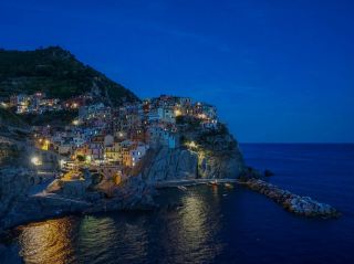 [Cinque Terre Final Stop] Manarola: A Colorful Cliffside Fairytale, Capturing the Gentlest Dreams of the Ligurian Sea from Dawn to Dusk.