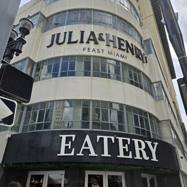 Julia同Henry’s Feast 邁阿密最佳南方風味餐廳
