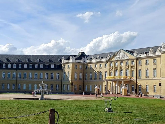Karlsruhe Palace is a must 🏰