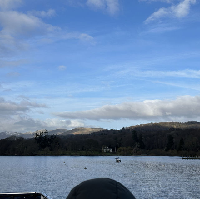 Sailing through paradise: Windermere 