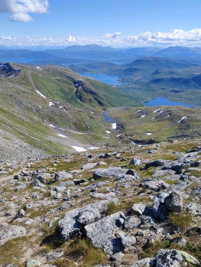 Hiking in Senja, Norway: A Hidden Gem for Adventurers 🏞️