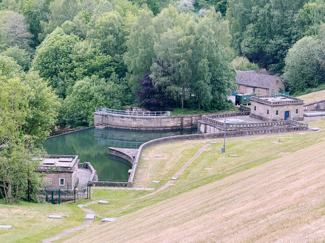 🚞💧 Manchester to Ladybower Dam: A Scenic Reservoir Day Trip