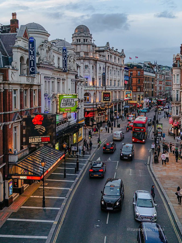 🎡 London – Where Royal Heritage Meets Modern Pulse