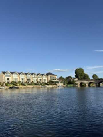 SUMMER PARADISE 18 MN AWAY FROM LONDON!