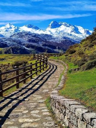 🌄 Asturias: Spain’s Green Paradise of Mountains and Sea 🇪🇸✨
