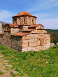 🏰 Mystras – The Byzantine Ghost City of the Peloponnese