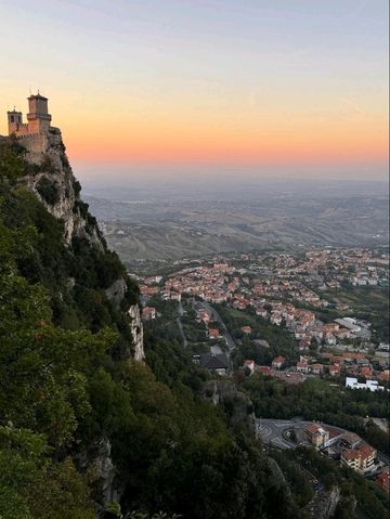 Discover San Marino: Tiny Country, Big Adventures! 🏰 Discover San Marino: Tiny Country, Big Adventures! 🏰