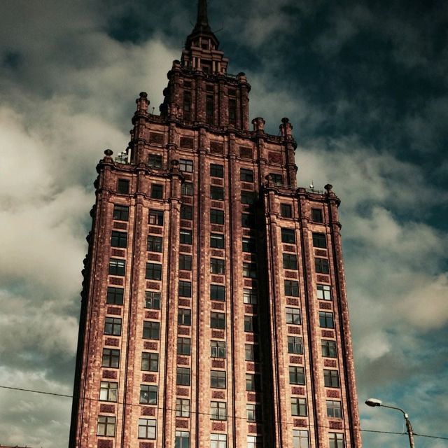 The Latvian Academy of Sciences — Riga’s “Stalin’s Birthday Cake” 🎂🏙️ The Latvian Academy of Sciences — Riga’s “Stalin’s Birthday Cake” 🎂🏙️
