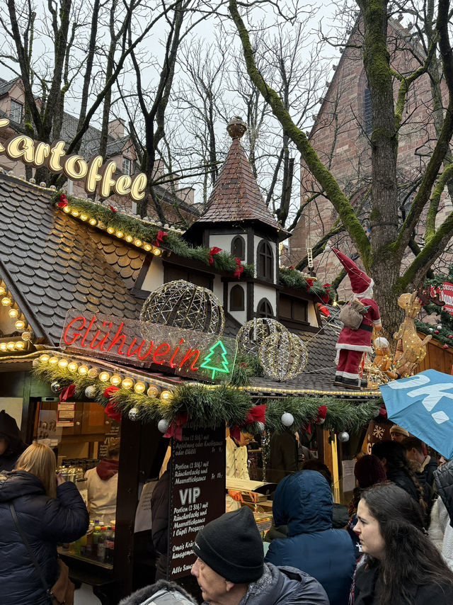 WINTER MAGIC AT MÜNSTERPLATZ 🇨🇭 WINTER MAGIC AT MÜNSTERPLATZ 🇨🇭