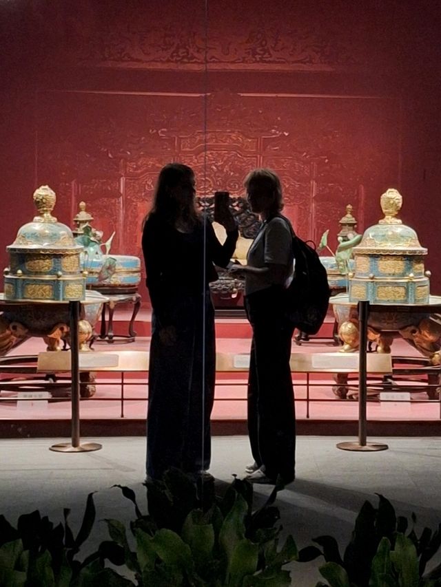 Шанхайский музей на Народной площади Шанхайский музей на Народной площади