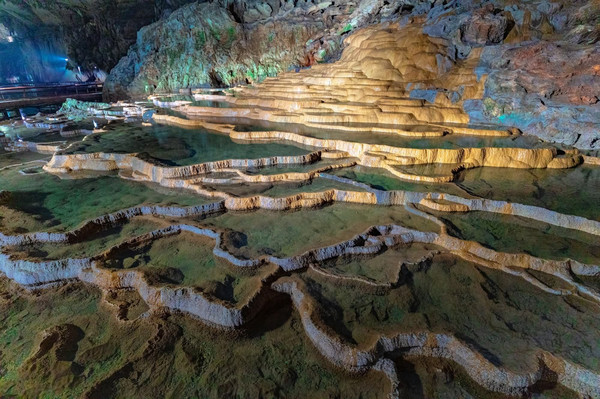 Japan's Largest Limestone Cave! Explore the Mysterious Underground