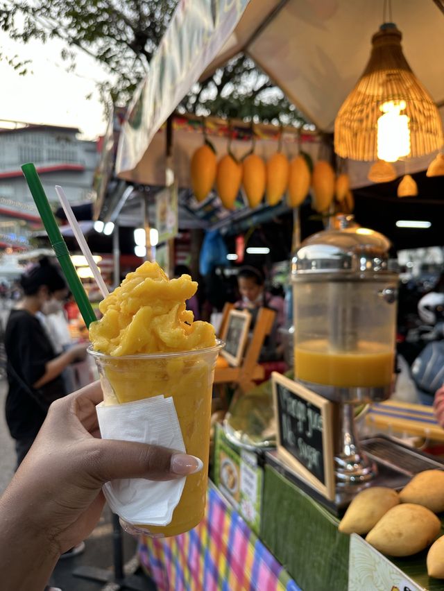 Bangkok’s 🇹🇭Biggest Weekend Market🛍️