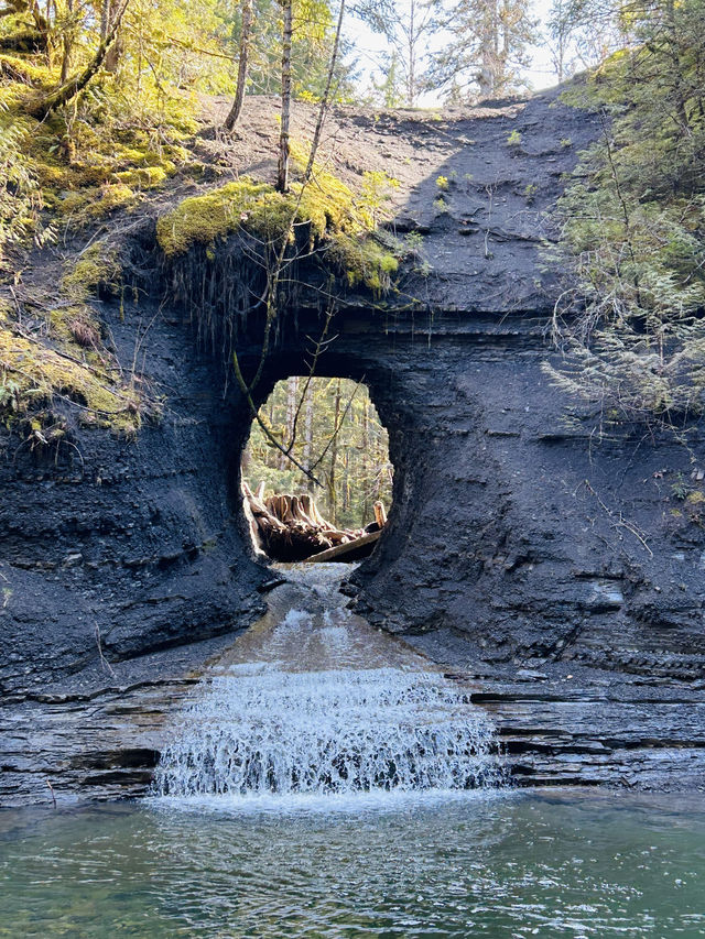 🇨🇦Hidden beauty of Hole In The Wall on Vancouver Island