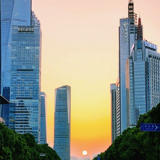 Most Incredible Sunset Spot in Shanghai 🌇