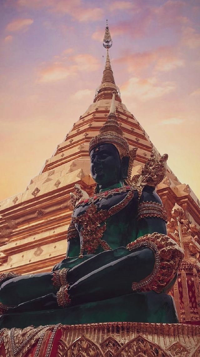 總要來一次浪漫，泰國清邁七夕節的天燈會滿足你