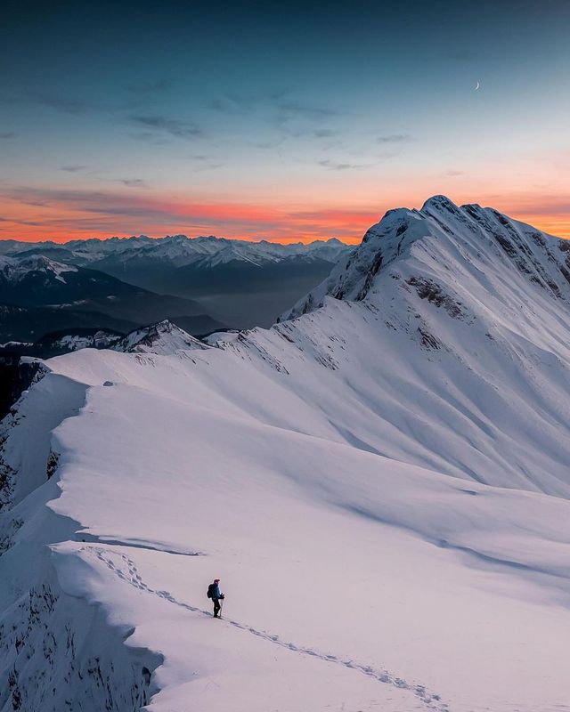 法國阿爾卑斯山冬日徒步之旅：雪中小徑的秘密