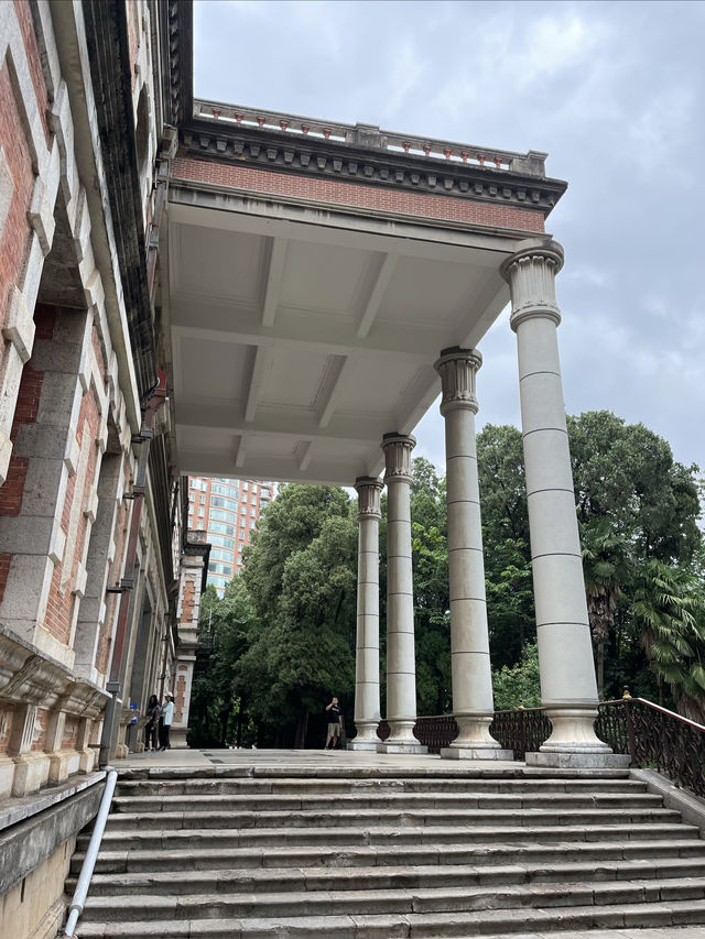 雲南大學會澤院