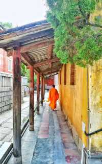 千年佛光照耀泉州：探索開元寺的歷史與傳說。