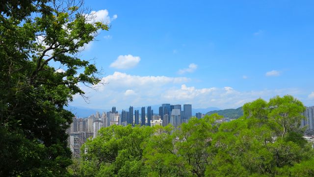 烏山風景區鄰霄台。