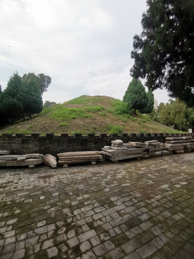 定州中山漢墓。