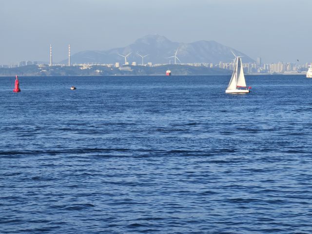 大連東港碼頭：玩海上運動和看海邊夕陽。