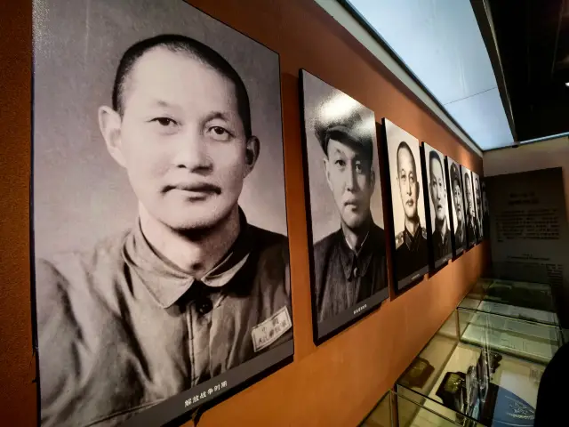 A Shining Life: General Hong Xuezhi