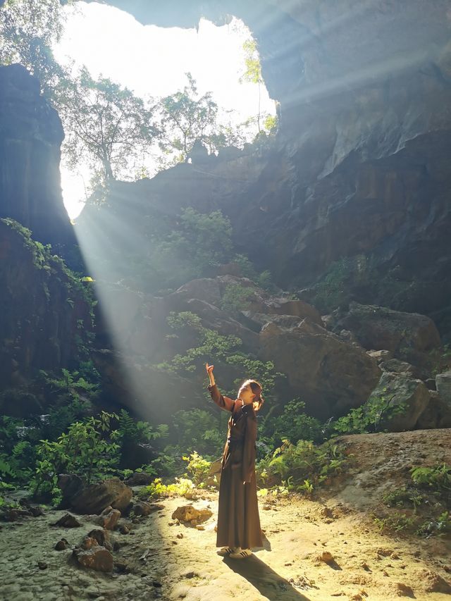 弄響天坑，陽光不會遺漏的地方。。