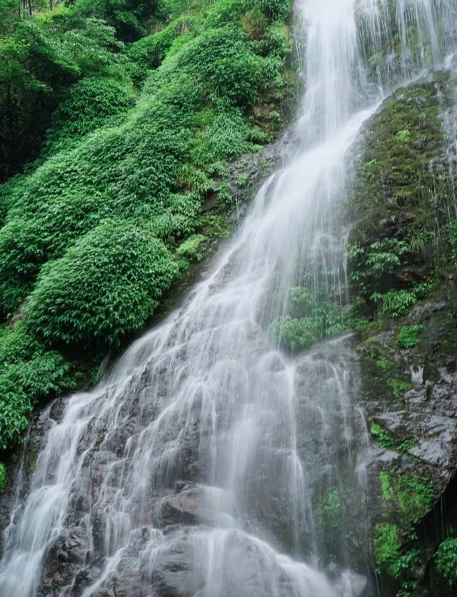這麼漂亮的山有沒有人想去呢。。