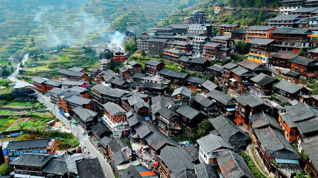 探索秋冬貴州之旅，帶你玩轉多彩貴州，體驗不一樣的秋冬韻味。