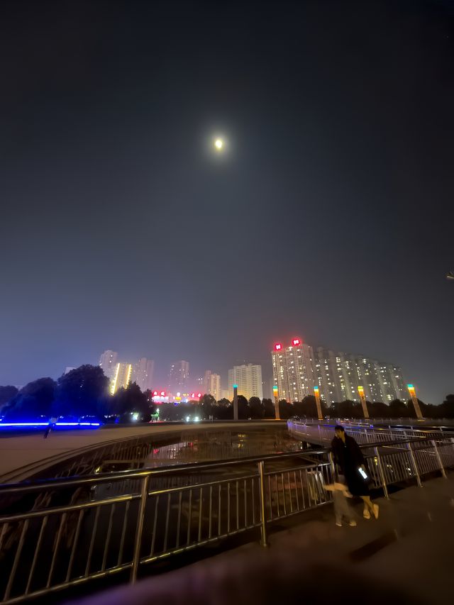 祁陽陶鑄廣場，永州人的客廳。