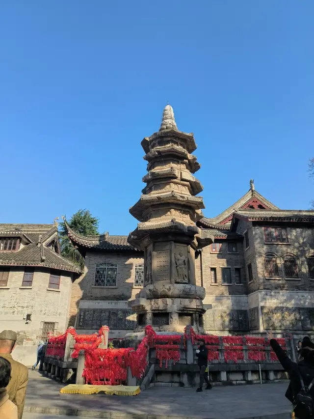 棲霞寺三寶之一：舍利塔。