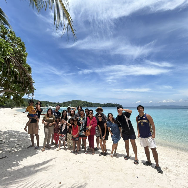 Pinkywhite Beach and Blue oceanicwater