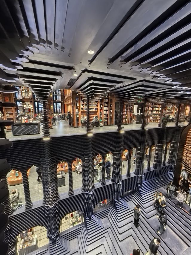 為了這夢幻般的書店，我自駕來到天津