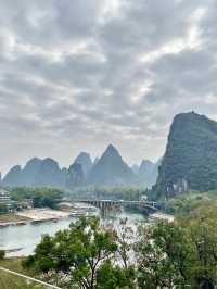 陽朔｜入住這裡打開窗簾就能看到漓江和山景！