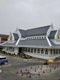 泰陽下的曼谷漫遊——甘蒙坤寺與恰圖恰市集之旅