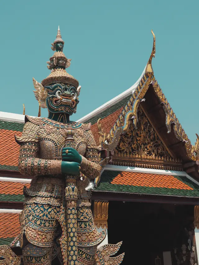 A must-see in Bangkok, Thailand! A dazzling journey through the Grand Palace