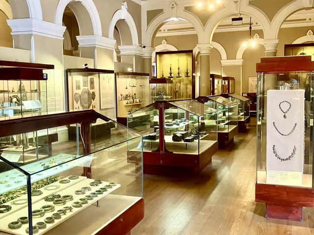 Discover Sri Lanka’s Treasures at Colombo National Museum