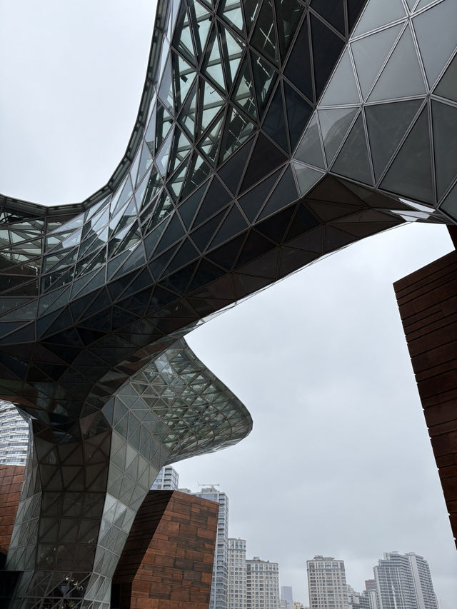 See Mesmerizing Art at the World Expo Museum in Shanghai!