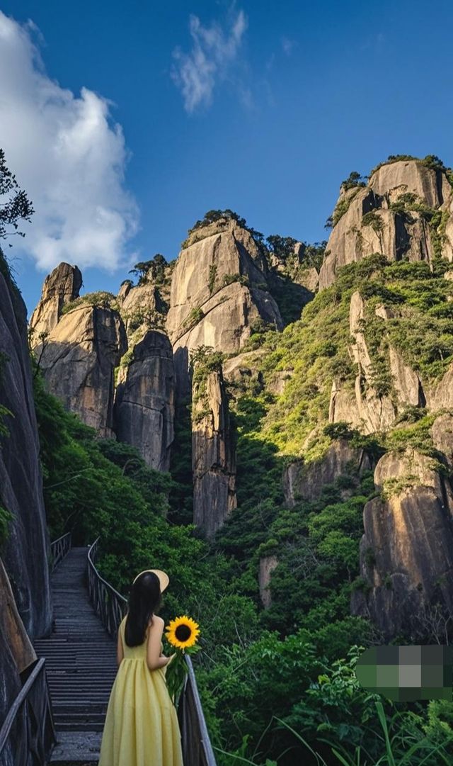 三清山：踩住雲端嘅仙山，藏住1600年嘅秘密