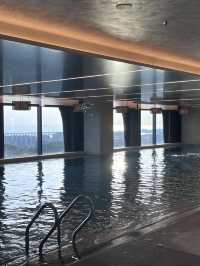 🌊深圳寶藏放空聖地！洲際旗下高空泳池美到挪不開眼！